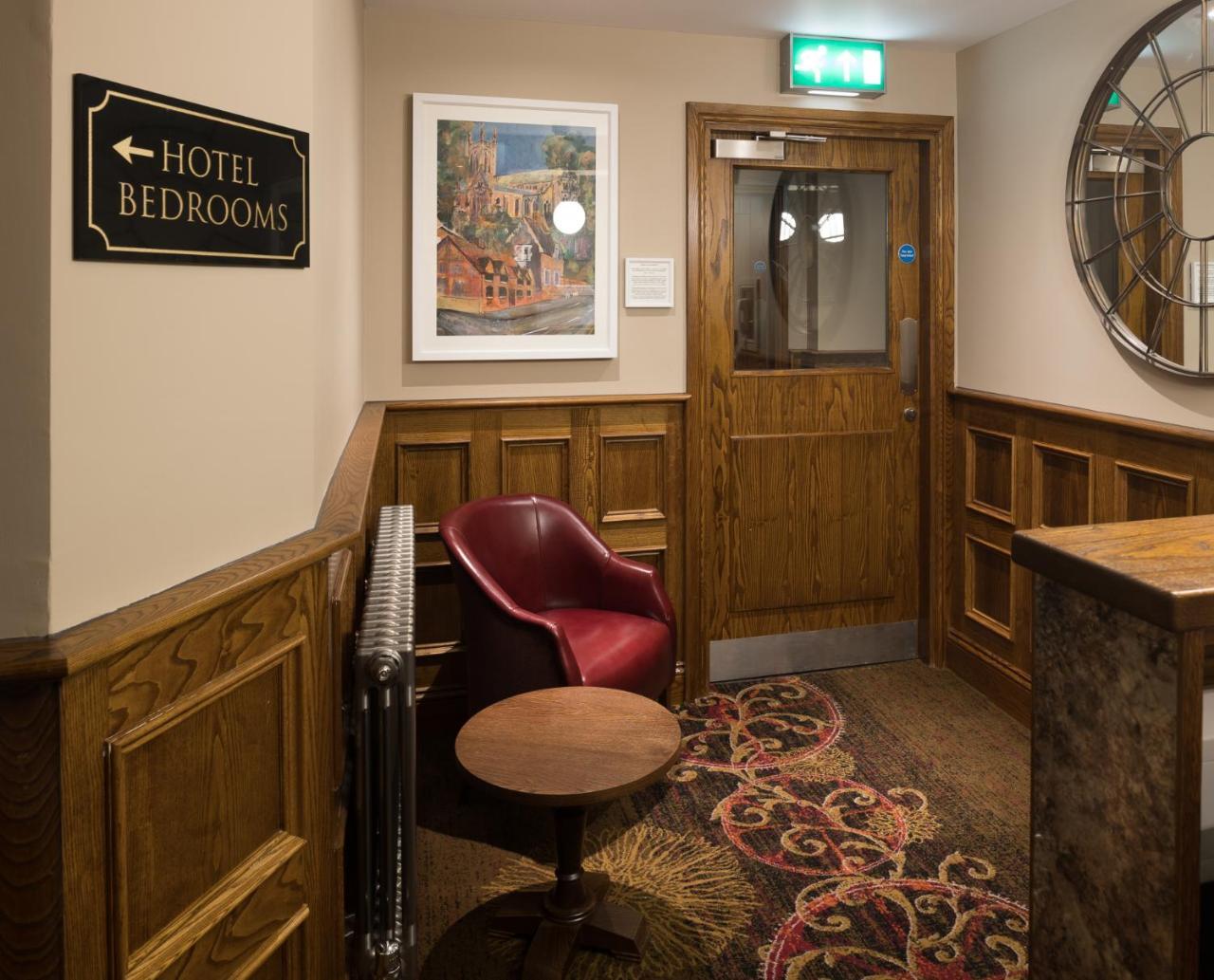 Hotel The John Russell Fox Wetherspoon Andover Exterior foto